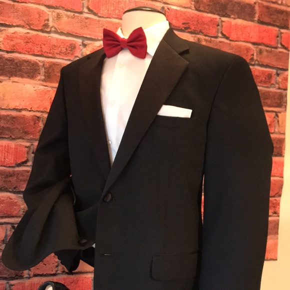 Gerald Austin Tuxedo Coat - Picture 17 of 17